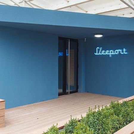 Hotel Sleeport Dnipro Exterior foto