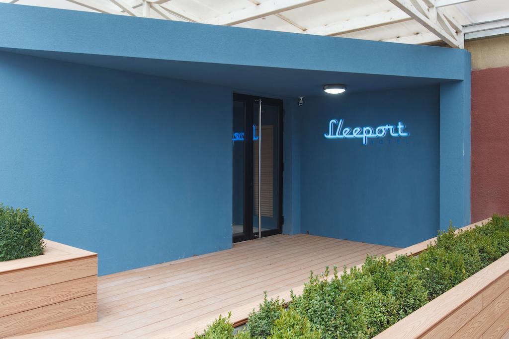 Hotel Sleeport Dnipro Exterior foto